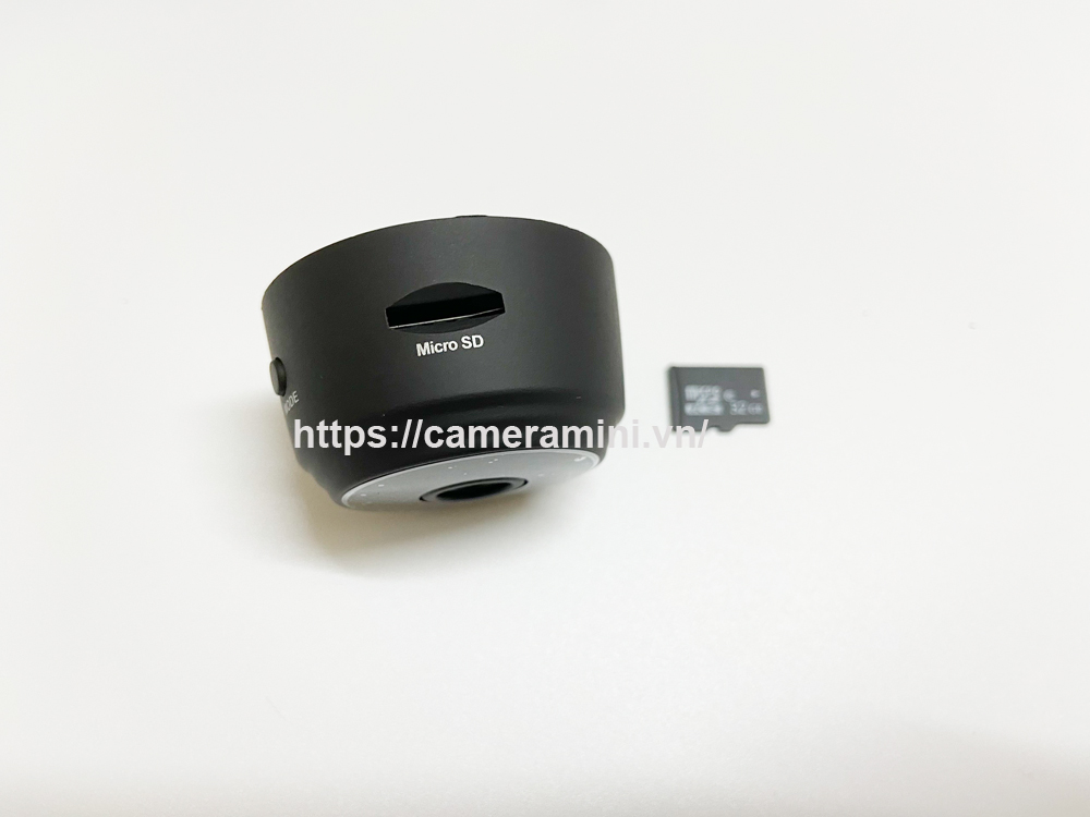 Chiếc camera mini A9 và thẻ nhớ 32gb